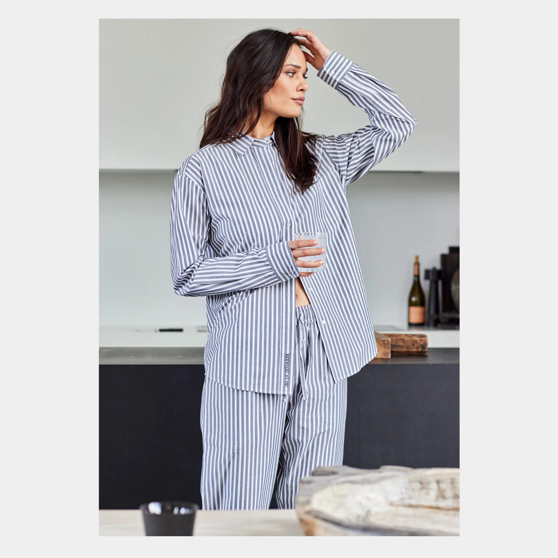 JBS of Denmark Bambus skjorte med brede hvide og grå striber fra*Dame Nattoppe Og -Skjorter|Skjorter